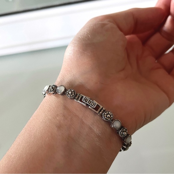 Turkish Mother-of-Pearl Bracelet - Picture 3 of 6